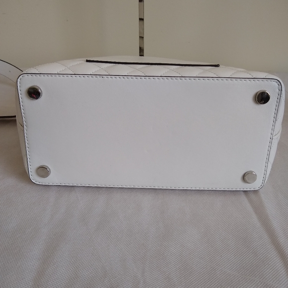 NWT - Michael Kors Blakely Bucket Bag! - Picture 4 of 9